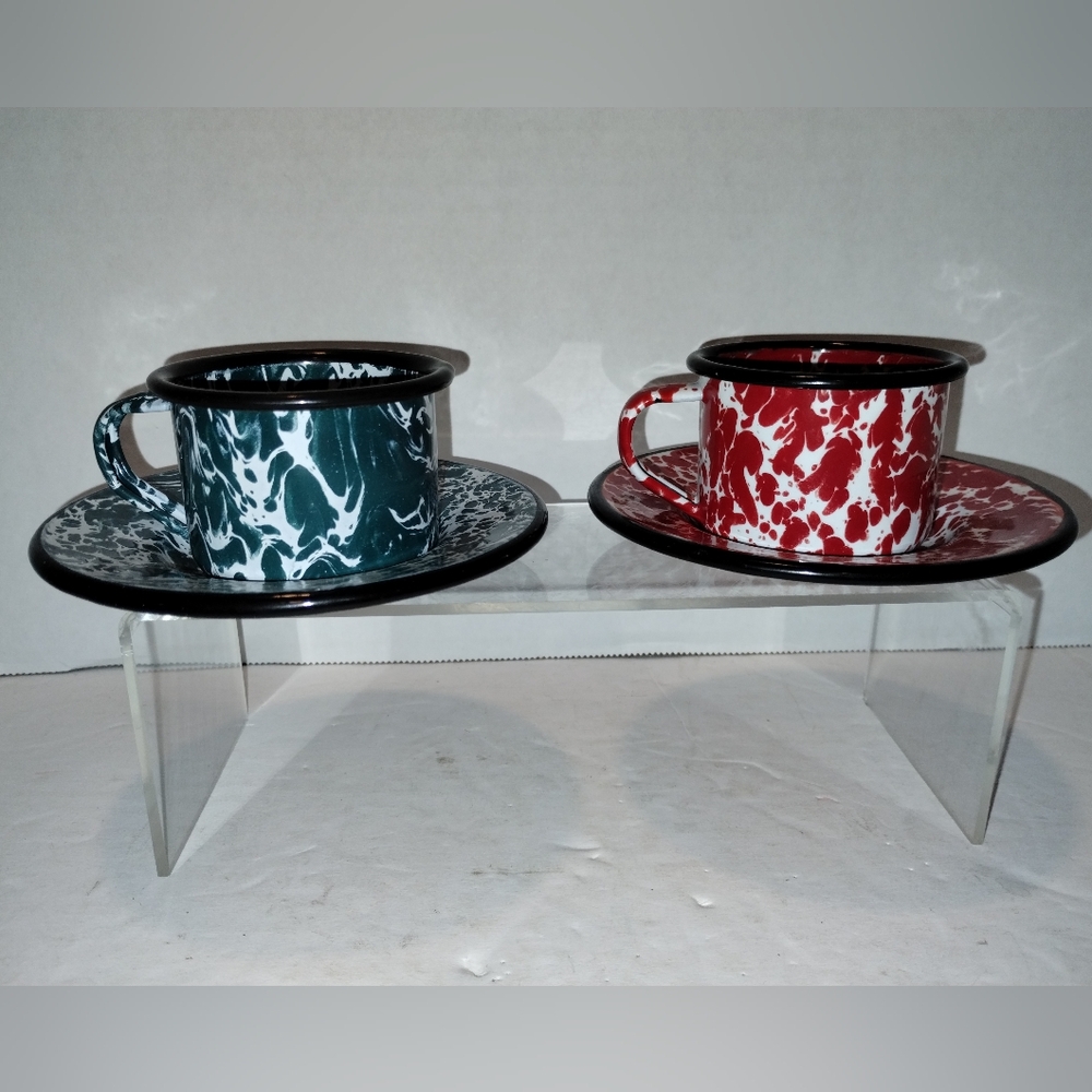 Set Of 2 Green & Red Splatter Enamelware Small Mugs  And Plates Never Used